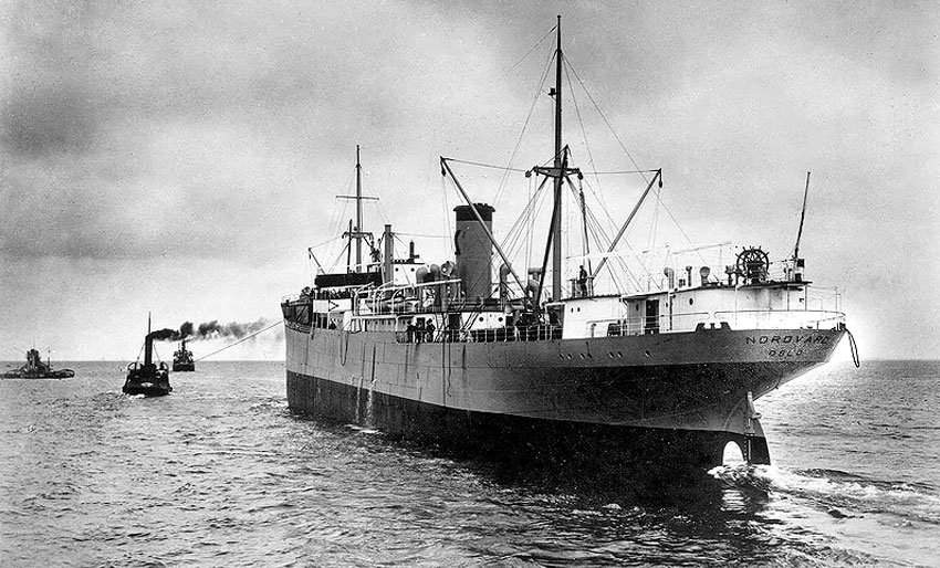 svart/hvitt-foto av MS Nordvard