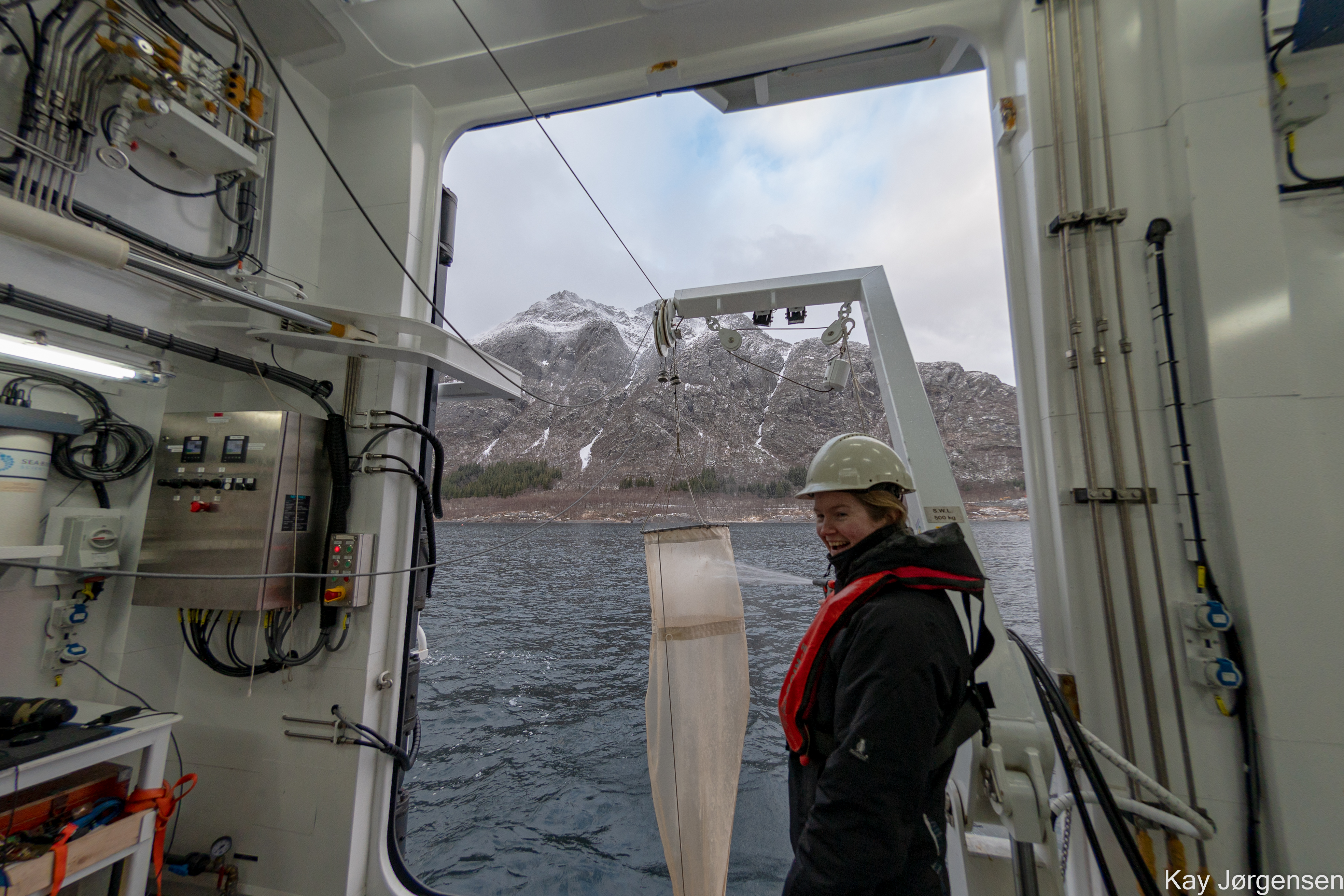 kvinne spyler egghåv