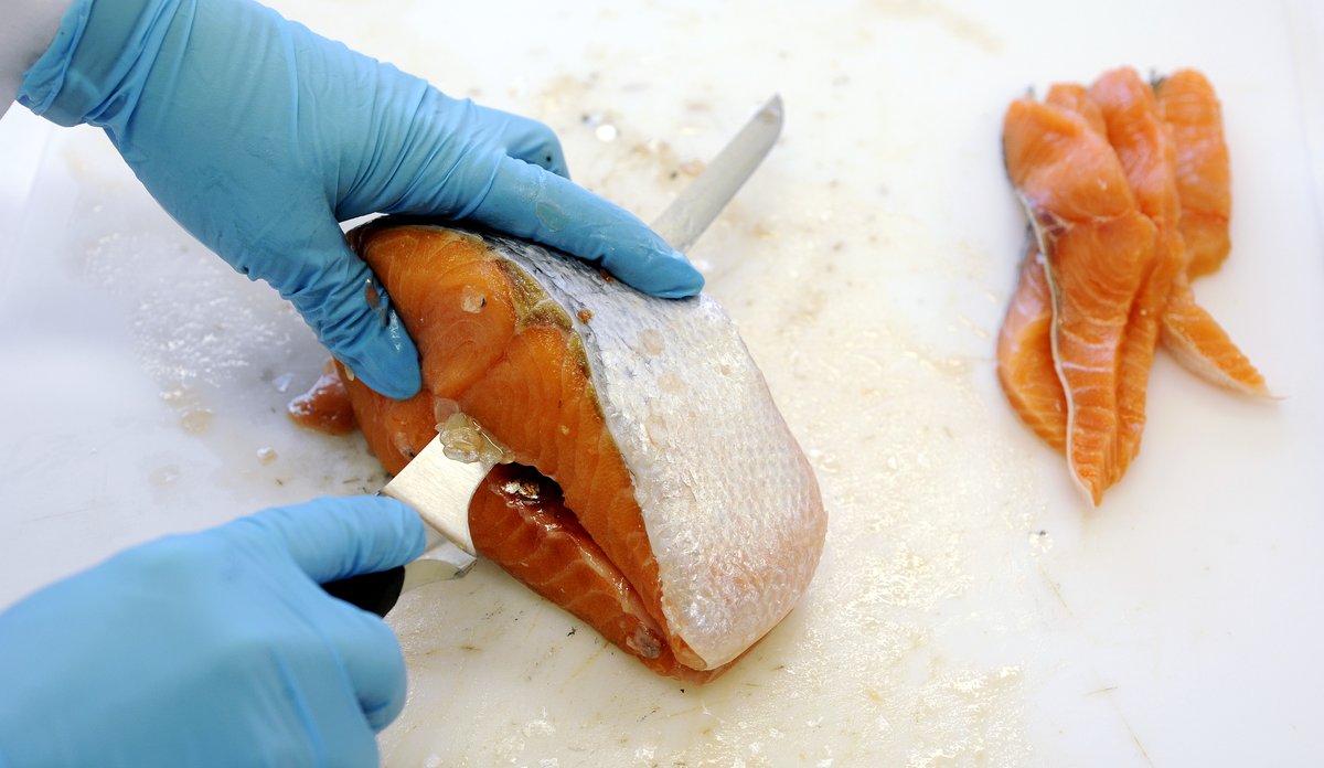 
Skjæring av oppdrettslaks