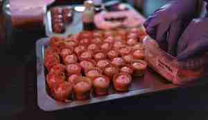 foto av kjeks fylt med mousse