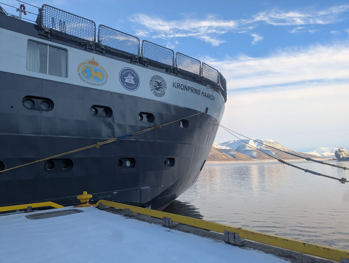 Hvilke bambuskoraller fant forskerne i Norskehavet? Bilde viser fartøyet Kronprins Haakon som ligger til kai. Skipet er nå på tokt i Norskehavet.