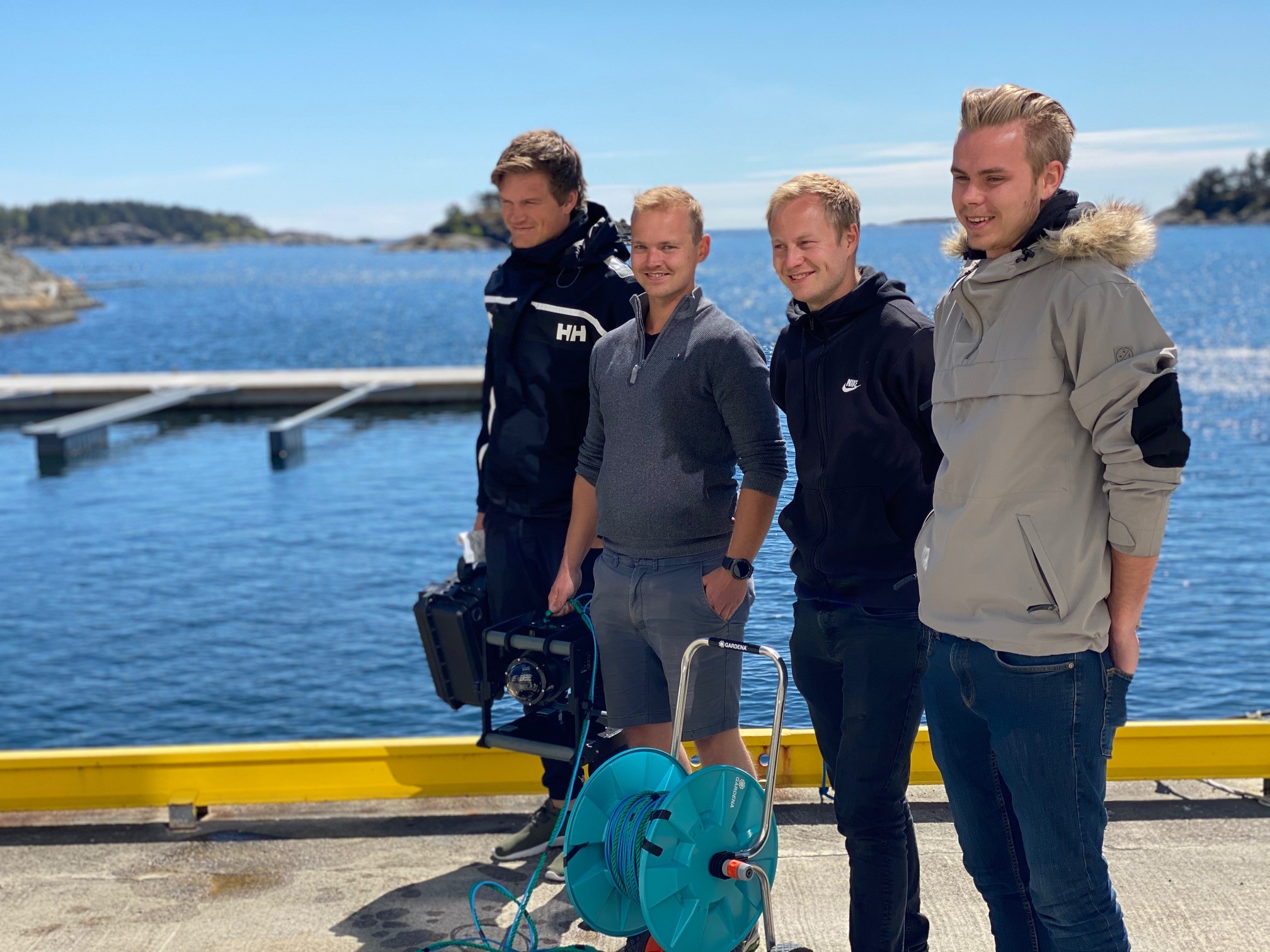 Maskinlæringsstudenter på brygga i Flødevigen i forbindelse med et tidligere prosjekt. 