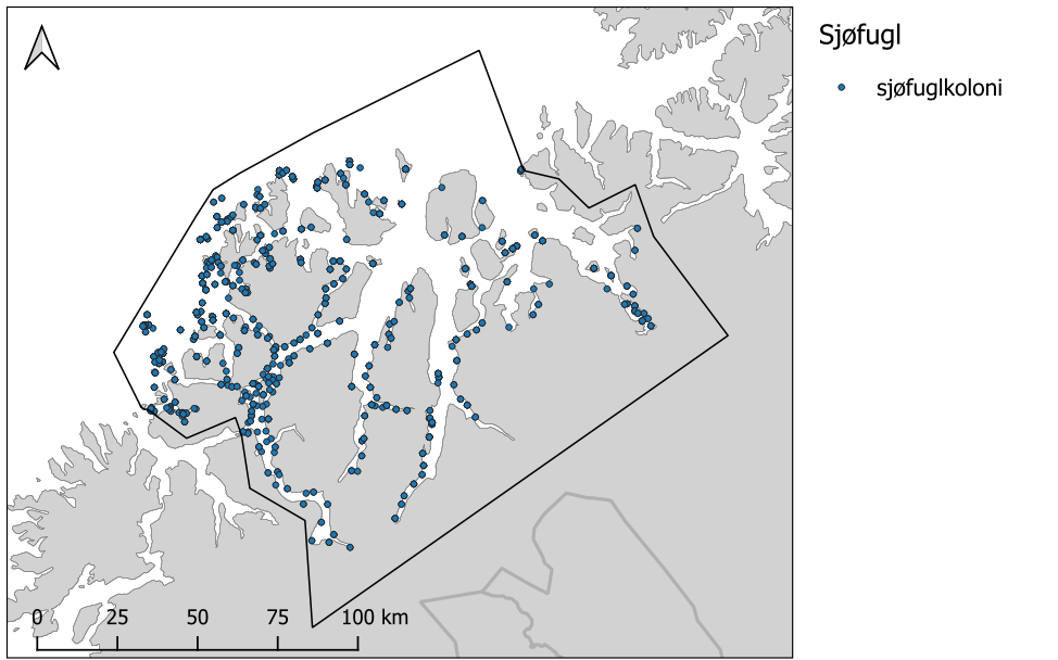 Kartutsnitt med PO11 innrammet i svart, med skala 0 til 100 km. Symbolforklaring til høyre i bildet. «Sjøfugl»: Blå prikker = sjøfuglkolonier.