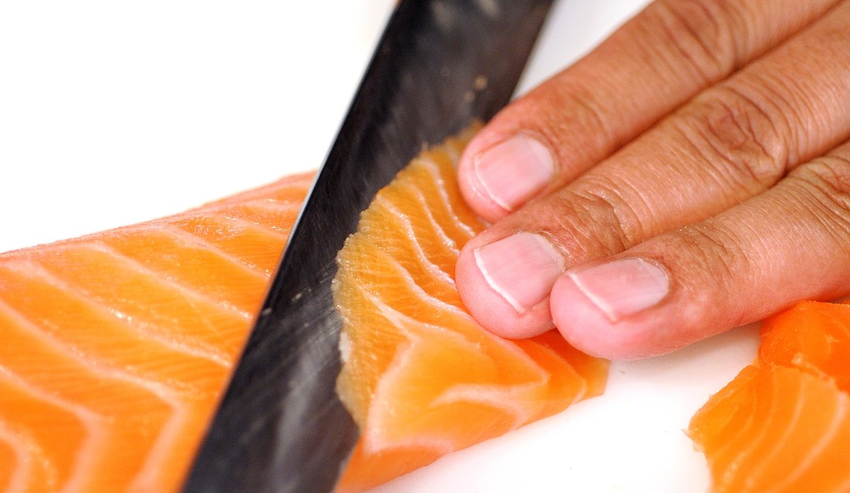 
Skjæring av laks helgeskodvin croppet2