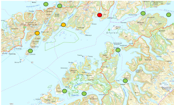 Kart som viser hvor det er risiko for at oppdrettsfisk utsettes for farlige alger inneværende uke.